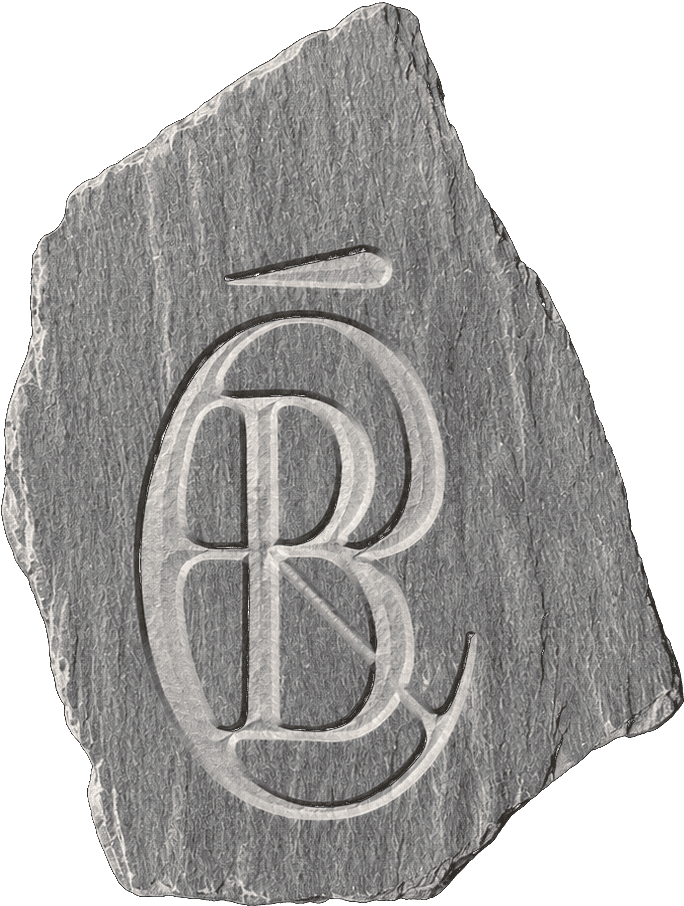 Pedra gravada com o monograma da Brandéra