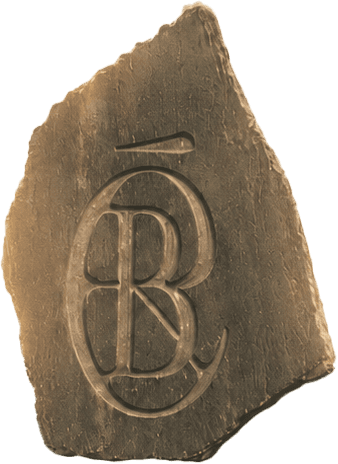 Pedra gravada com o monograma da Brandéra